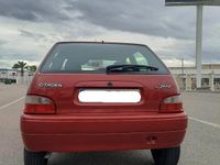 Usado Citroën Saxo 75 CV (55 kW) 2001 Rojo Utilitario