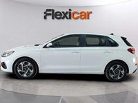 Usado Hyundai i30 101 CV (74 kW) 2024 Blanco Berlina