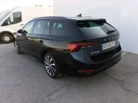 Usado Skoda Octavia Sport 150 CV (110 kW) 2022 Negro Familiar