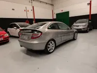 Usado Mercedes C180 143 CV (105 kW) 2005 Beige Berlina