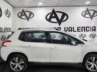 Usado Peugeot 2008 Allure 120 CV (88 kW) 2016 Blanco SUV