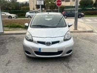 Usado Toyota Aygo 68 CV (50 kW) 2010 Gris / plata Utilitario