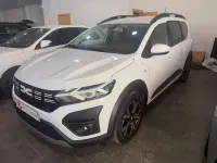 Usado Dacia Jogger Expression 110 CV (80 kW) 2023 Blanco Monovolumen