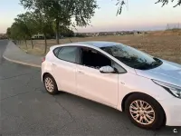 Usado Kia Ceed GT 90 CV (66 kW) 2013 Blanco Berlina