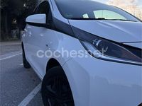 Usado Toyota Aygo X-play 69 CV (50 kW) 2017 Blanco Utilitario