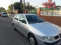 Usado Seat Ibiza 68 CV (50 kW) 2000 Gris / plata Utilitario