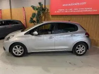 Usado Peugeot 208 Style 100 CV (73 kW) 2016 Gris / plata Utilitario