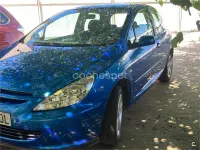 Usado Peugeot 307 110 CV (80 kW) 2004 Azul Berlina