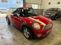 Usado Mini Cooper 90 CV (66 kW) 2010 Rojo Utilitario