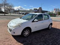 Usado Renault Clio IV Authentique 75 CV (55 kW) 2013 Blanco Berlina