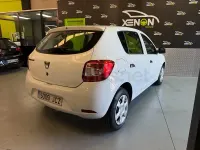Usado Dacia Sandero Ambiance 75 CV (55 kW) 2015 Blanco Berlina
