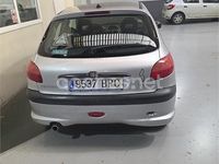 Usado Peugeot 206 75 CV (55 kW) 2001 Gris / plata Berlina