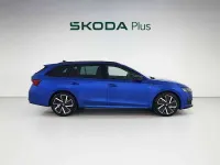 Usado Skoda Octavia SportLine 150 HP (110 kW) 2025 Azul Carrinha