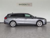 Usado Skoda Superb Selection 150 CV (110 kW) 2024 Gris / plata Familiar