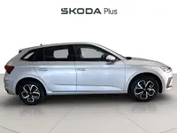 Usado Skoda Scala Selection 115 CV (84 kW) 2025 Gris plata Utilitario