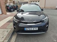 Usado Kia Stonic 120 CV (88 kW) 2019 Gris / plata SUV