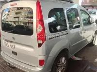 Usado Renault Kangoo Dynamique 110 CV (80 kW) 2012 Gris / plata Monovolumen