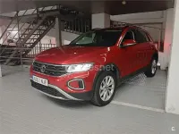 Usado VW T-Roc Life 150 CV (110 kW) 2025 Rojo SUV