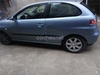 Usado Seat Ibiza Stella 75 CV (55 kW) 2004 Azul Berlina