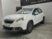 Usado Peugeot 2008 Allure 100 CV (73 kW) 2015 Blanco SUV