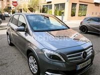 Usado Mercedes B200 156 CV (114 kW) 2017 Gris / plata Monovolumen