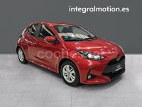 Usado Toyota Yaris Edition 125 CV (91 kW) 2024 Rojo Berlina
