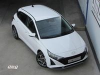 Ny Hyundai i20 100 HK (73 kW) 2025 Hvid Sedan