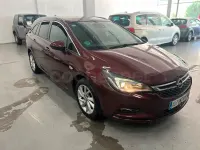 Usado Opel Astra Excellence 136 CV (100 kW) 2018 Granate Familiar