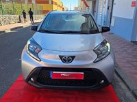 Usado Toyota Aygo X Play 72 CV (52 kW) 2022 Gris / plata SUV