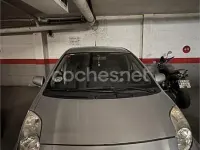 Usado Toyota Yaris 90 CV (66 kW) 2009 Gris / plata Utilitario