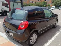 Usado Renault Clio II 70 CV (51 kW) 2008 Negro Berlina