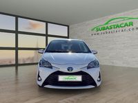 Usado Toyota Yaris Hybrid Active 100 CV (73 kW) 2019 Blanco