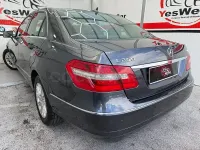 Usado Mercedes E250 Elegance 204 CV (150 kW) 2009 Azul Berlina