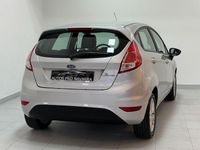 Usado Ford Fiesta Trend 82 CV (60 kW) 2017 Gris / plata Berlina