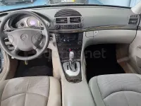 Usado Mercedes E270 Avantgarde 177 CV (130 kW) 2003 Negro Berlina