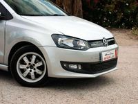 Usado VW Polo Advance 75 CV (55 kW) 2013 Gris Berlina