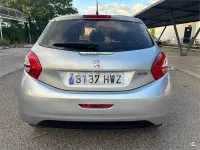 Usado Peugeot 208 Active 68 CV (50 kW) 2014 Gris / plata Utilitario