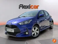 Usado Toyota Yaris Hybrid Active 116 CV (85 kW) 2025 Azul Berlina