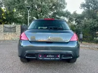 Usado Peugeot 308 Premium 110 CV (80 kW) 2009 Gris / plata Berlina