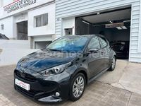 Usado Toyota Yaris Hybrid Active 116 CV (85 kW) 2022 Negro Berlina