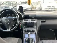 Usado Mercedes C200 Classic 122 CV (89 kW) 2005 Gris / plata Familiar