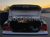 Usado Ford Focus Ambiente 90 CV (66 kW) 2002 Gris / plata Berlina