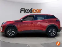 Usado Peugeot 2008 Active 100 CV (73 kW) 2023 Rojo SUV