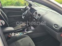 Usado Ford Focus Ghia 115 CV (84 kW) 2007 Gris / plata Berlina