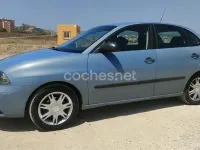 Usado Seat Ibiza 100 CV (73 kW) 2006 Azul Utilitario