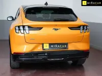 Usado Ford Mustang Mach-E 197 kW (269 CV) 2023 Amarillo SUV