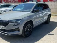 Usado Skoda Karoq SportLine 149 CV (109 kW) 2022 Gris claro SUV