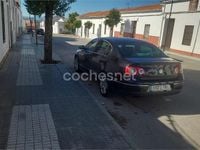 Usado VW Passat Highline 140 CV (102 kW) 2005 Negro Berlina