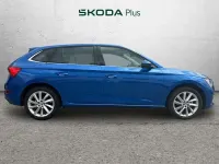 Usado Skoda Scala 110 CV (80 kW) 2022 Azul Utilitario