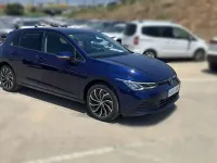 Usado VW Golf VIII Life 150 CV (110 kW) 2022 Azul Berlina
